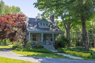 164 Chestnut St, Camden, ME 04843