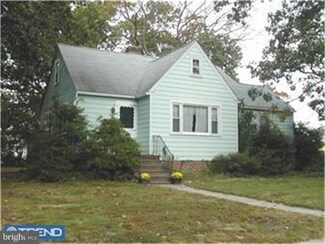 20 Summit Ave, Laurel Springs, NJ 08021