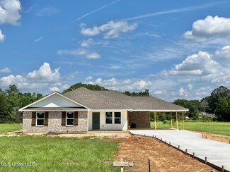 11260 Old Kiln Rd, Picayune, MS 39466