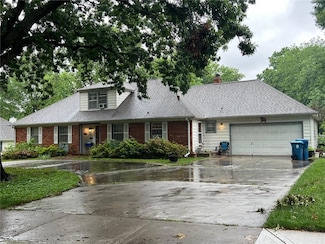 4705 W 81st St, Prairie Village, KS 66208