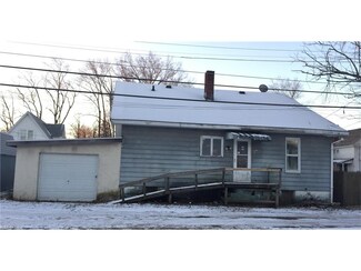 246 1/2 W Oregon Ave, Sebring, OH 44672