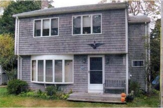 54 Tahanto Rd, Pocasset, MA 02559