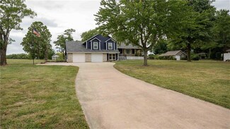 9210 S Shrout Rd, Grain Valley, MO 64029