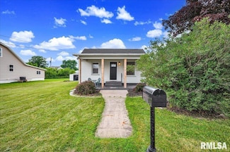 111 N Church St, Roanoke, IL 61561