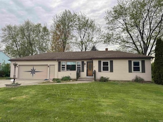 2136 Medford Dr, Fort Wayne, IN 46803