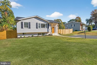 8915 Sylvania St, Lorton, VA 22079