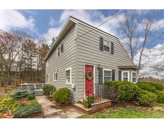 63 Hobson St, Saugus, MA 01906