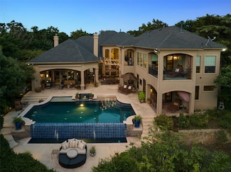 827 Bluff Ridge Dr, Cedar Hill, TX 75104