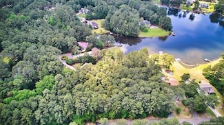 16 Lakeshore Dr, Spring Hill, NC 28396