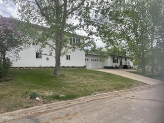 401 1st St N, Wilton, ND 58579