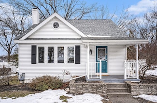513 Grandview Ave, Spring Lake, MI 49456
