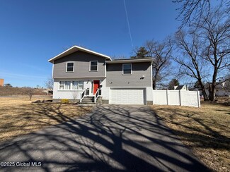 4 Orbit Cir, Latham, NY 12110