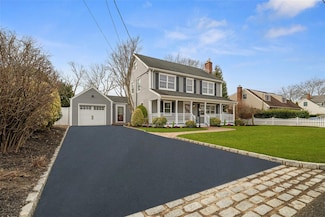316 George St, West Islip, NY 11795