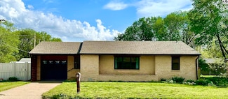 211 W Washington Ave, Sterling, KS 67579