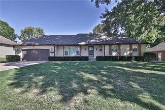 14508 E Covington Rd, Independence, MO 64055