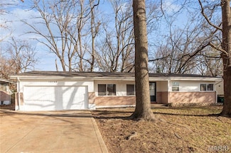 10742 Vorhof Dr, Saint Louis, MO 63136