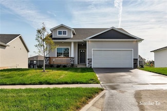 6482 NE 11th Ct, Des Moines, IA 50313