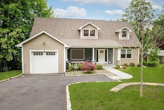 5 Teramar Way, White Plains, NY 10607