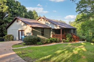 4071 Warren Rd, Flowery Branch, GA 30542