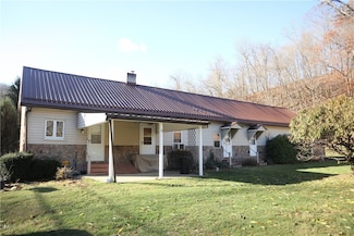 497 Pike Run Dr, Daisytown, PA 15427