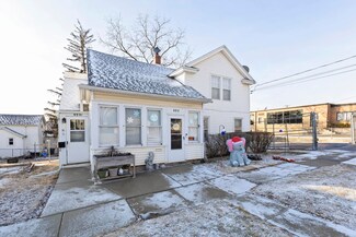 246 & 246 1/2 E Church St, Jefferson, WI 53549