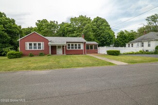 817 Mann Ave, Rensselaer, NY 12144