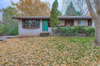 2741 Gresham Ave N, Saint Paul, MN 55128