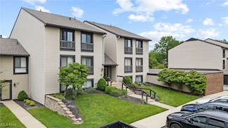 6290 Greenwood Pkwy Unit 402, Northfield, OH 44067