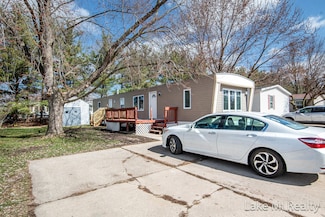 165 Fontana St SE, Grand Rapids, MI 49548