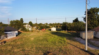 305 Ussery St, Bowie, TX 76230