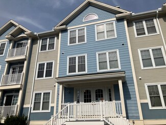 19 Broad St Unit 208, Merrimac, MA 01860