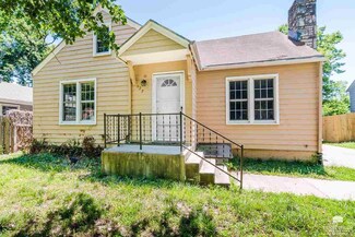 927 Bertrand St, Manhattan, KS 66502