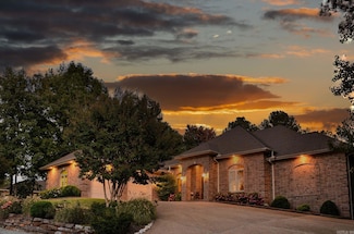 16 Gusta Ln, Hot Springs Village, AR 71909