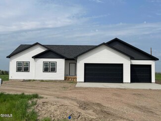 5475 Fresh Water Ln, Williston, ND 58801