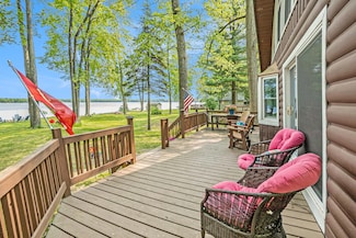 1142 Wolf Lake Dr, Baldwin, MI 49304