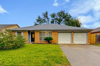 3203 Pecan Point Dr, Sugar Land, TX 77478