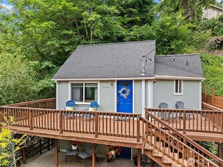 2569 E Williams Ln, Port Orchard, WA 98366