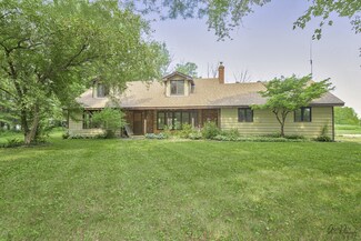 120 W Dowell Rd, McHenry, IL 60051