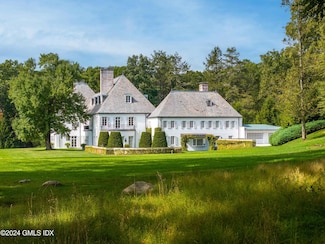 104 Dans Hwy, New Canaan, CT 06840