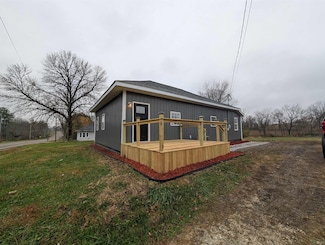 7625 N State Road 159, Bicknell, IN 47512