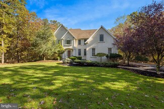 16 Serenity Ct, Southampton, NJ 08088