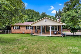 511 Apple Ln, Bessemer City, NC 28016