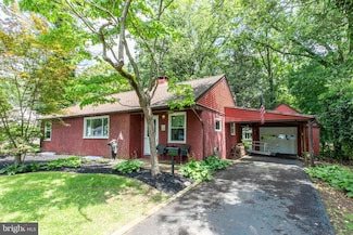 1042 Thrush Ln, Norristown, PA 19403