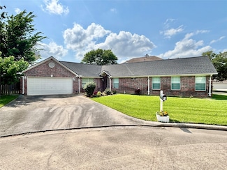 906 Juniper Ct, Tomball, TX 77375