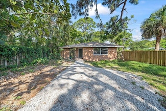 935 S Tropical Trail, Merritt Island, FL 32952