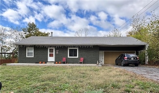 7304 N Walnut St, Kansas City, MO 64118