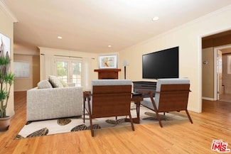 5739 Simpson Ave, Valley Village, CA 91607