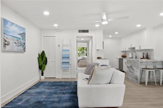 342 Harbour Dr Unit 342, Naples, FL 34103