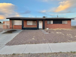 10101 Chinaberry Dr, El Paso, TX 79925