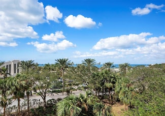 800 N Tamiami Trail Unit 307, Sarasota, FL 34236